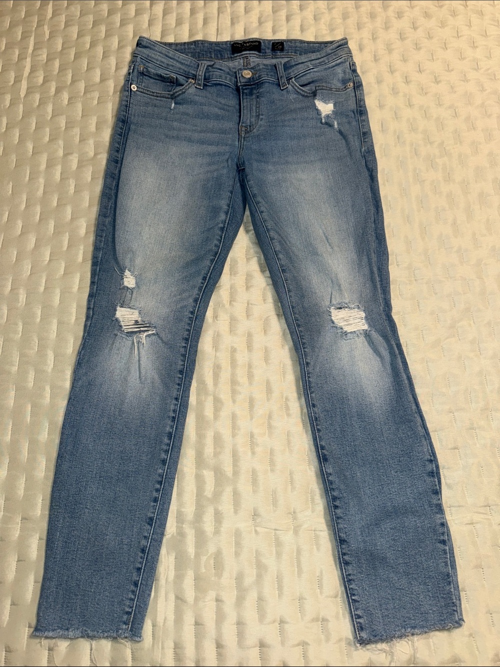 Distressed Lucky Brand light  Blue Distressed Women's Jeans 6/28